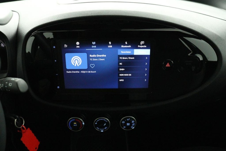 Toyota Aygo X - 1.0 VVT-i MT Play 39