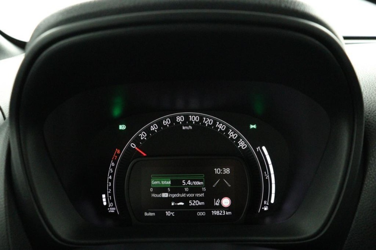 Toyota Aygo X - 1.0 VVT-i MT Play 6