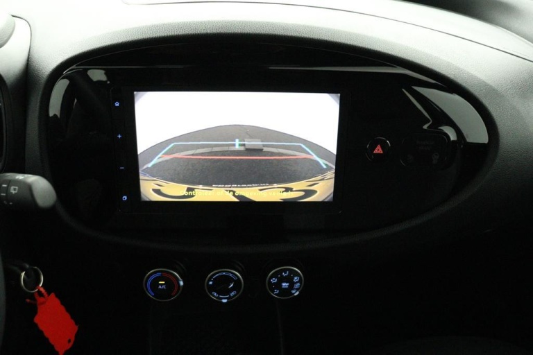 Toyota Aygo X - 1.0 VVT-i MT Play 8