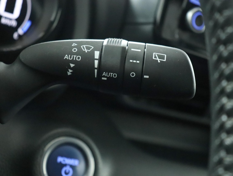 Toyota Yaris - 1.5 Hybrid Launch Edition 32