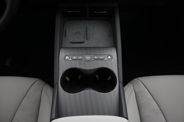 BYD SEAL 6 - DM-i Sedan Comfort Lite 8