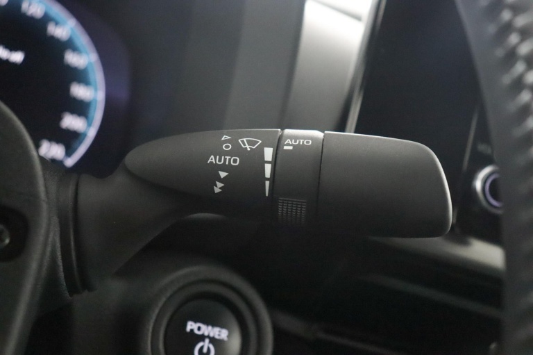 Toyota C-HR - 1.8 Hybrid 140 Dynamic 30