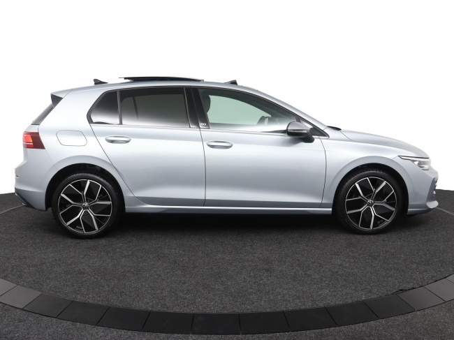 Volkswagen Golf - 1.5 eHybrid 50 Edition