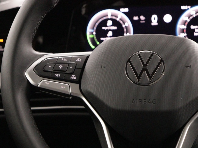 Volkswagen Golf - 1.5 eHybrid 50 Edition