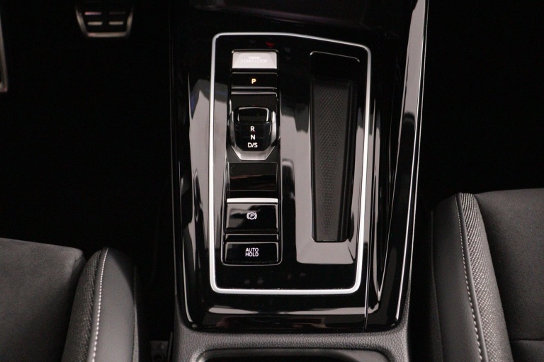 Volkswagen Golf - 1.5 eHybrid 50 Edition 26