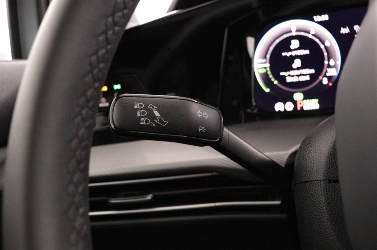 Volkswagen Golf - 1.5 eHybrid 50 Edition 30