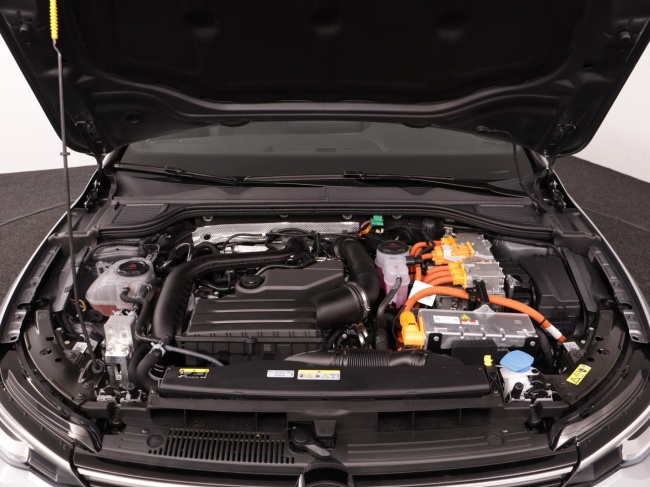 Volkswagen Golf - 1.5 eHybrid 50 Edition