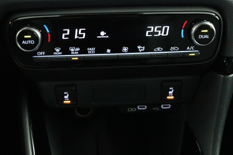 Toyota Yaris - 1.5 Hybrid 130 Executive 7