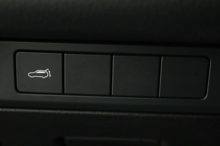 Mazda CX-30 - 2.0 e-SkyActiv-G M Hybrid Sportive 31