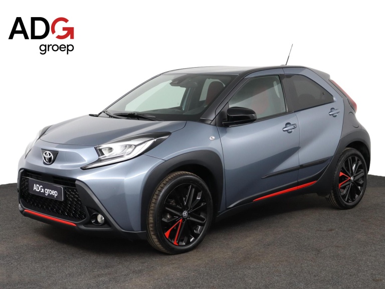 Toyota Aygo X - 1.0 VVT-i S-CVT Undercover 1