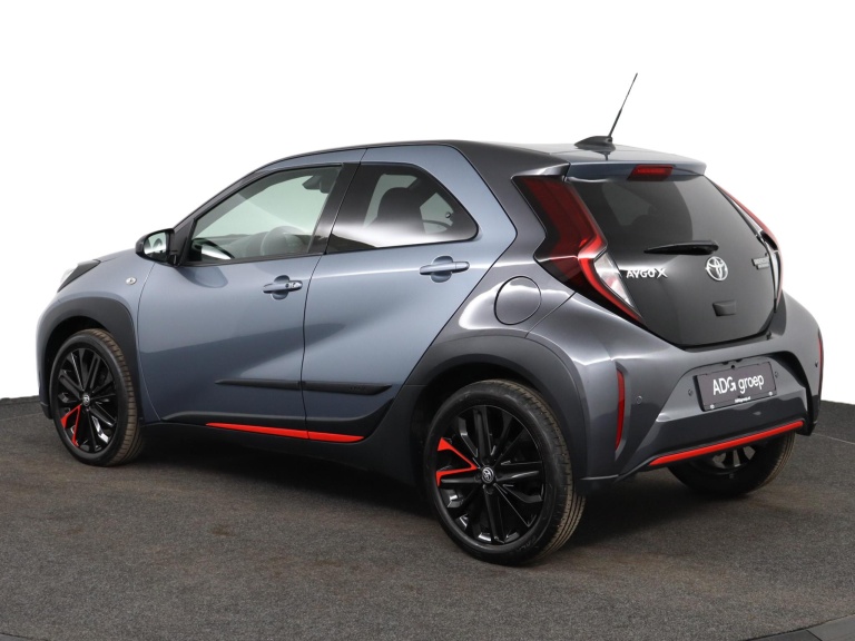 Toyota Aygo X - 1.0 VVT-i S-CVT Undercover 12