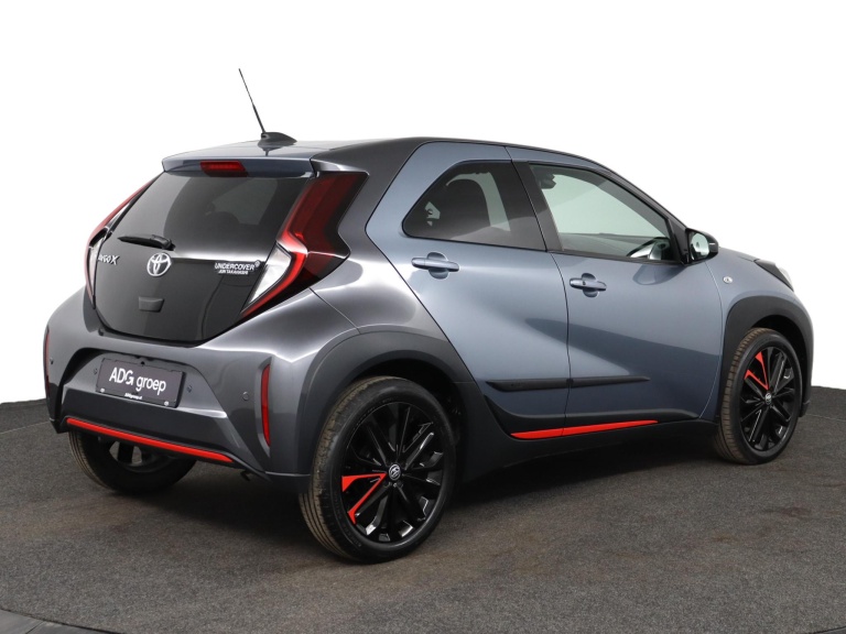 Toyota Aygo X - 1.0 VVT-i S-CVT Undercover 2