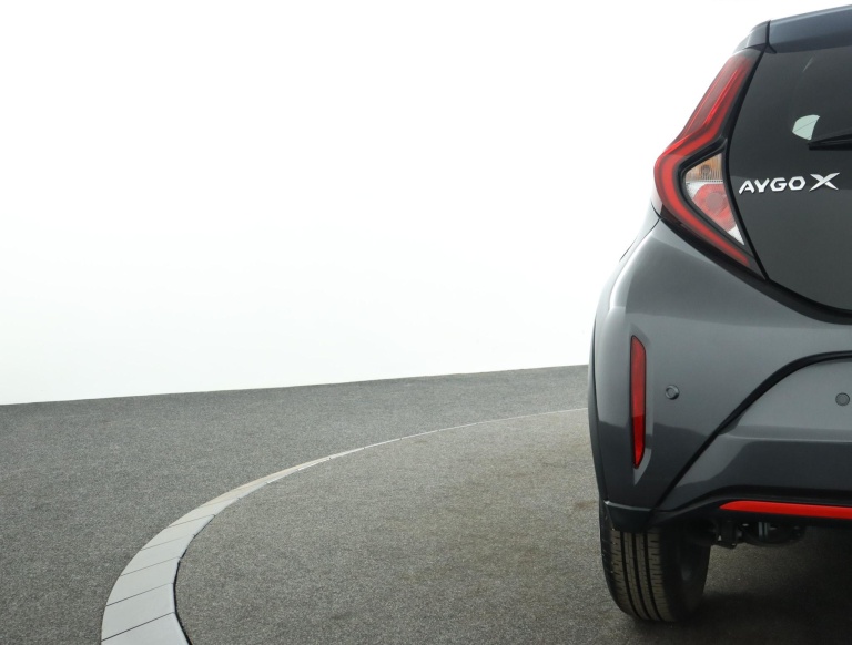 Toyota Aygo X - 1.0 VVT-i S-CVT Undercover 39