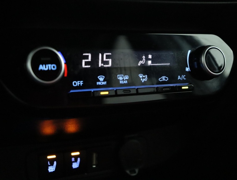 Toyota Aygo X - 1.0 VVT-i S-CVT Undercover 7