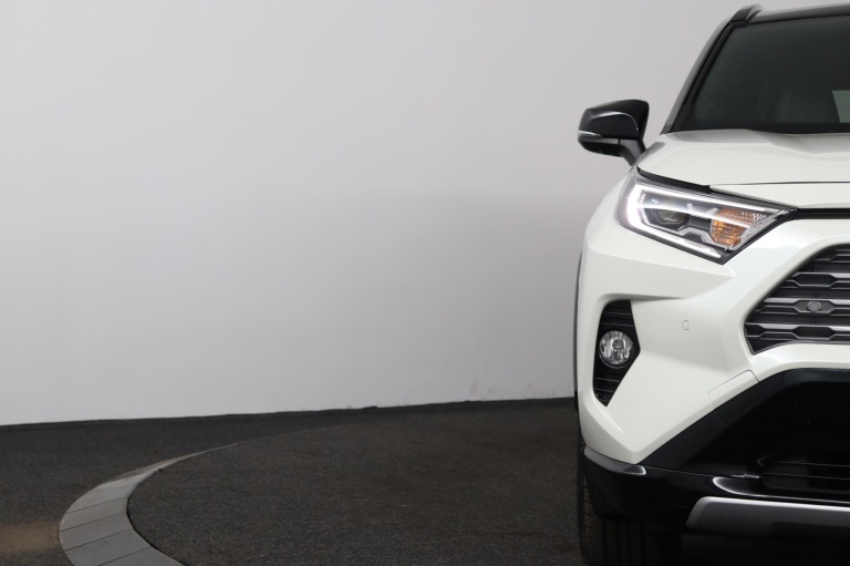 Toyota RAV4 - 2.5 Hybrid Bi-Tone 37