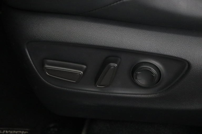 Toyota RAV4 - 2.5 Hybrid Bi-Tone 43