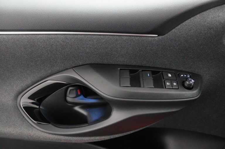 Toyota Yaris - 1.5 Hybrid Launch Limited Edition 27