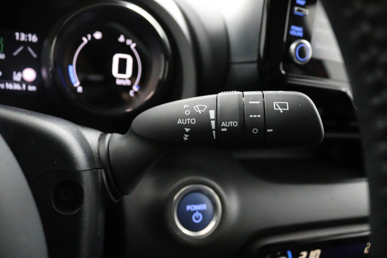 Toyota Yaris - 1.5 Hybrid Launch Limited Edition 30