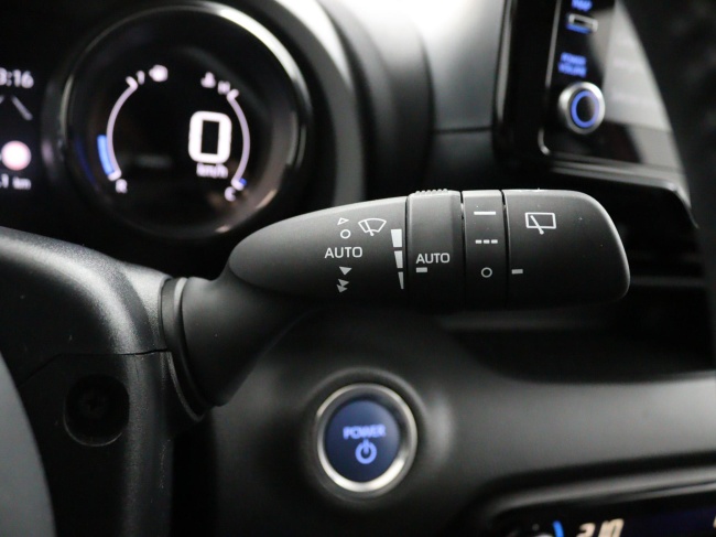 Toyota Yaris - 1.5 Hybrid Launch Limited Edition