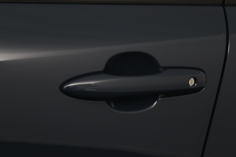 Toyota Corolla Cross - Hybrid 180 Executive 11