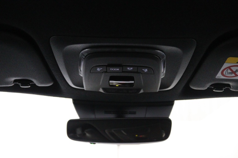 Toyota Corolla Cross - Hybrid 180 Executive 18