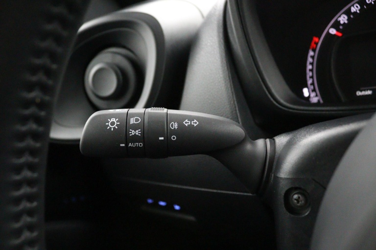 Toyota Aygo X - 1.0 VVT-i MT Play 19