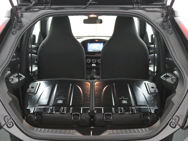 Toyota Aygo X - 1.0 VVT-i MT Play