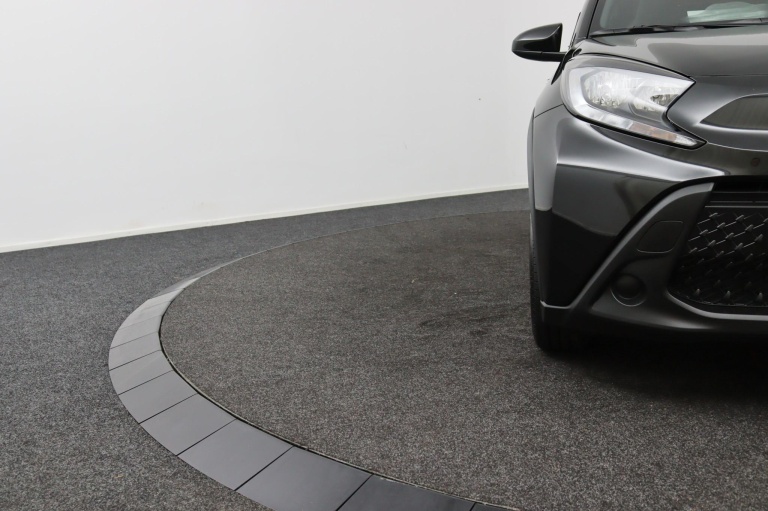 Toyota Aygo X - 1.0 VVT-i MT Play 32