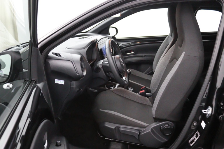 Toyota Aygo X - 1.0 VVT-i MT Play 9