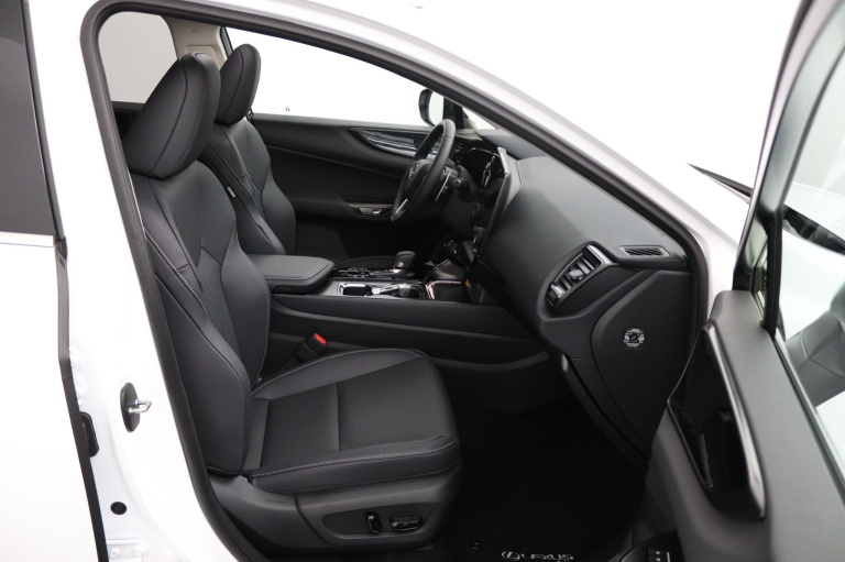 Lexus NX - 450h+ AWD 35th Edition 21