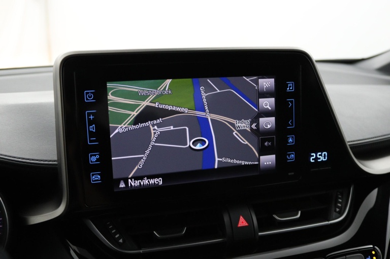 Toyota C-HR - 1.8 Hybrid Dynamic 27