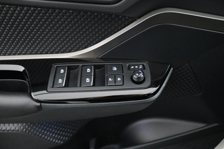 Toyota C-HR - 1.8 Hybrid Dynamic 28