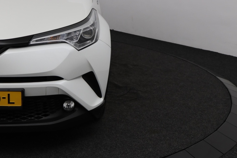 Toyota C-HR - 1.8 Hybrid Dynamic 35
