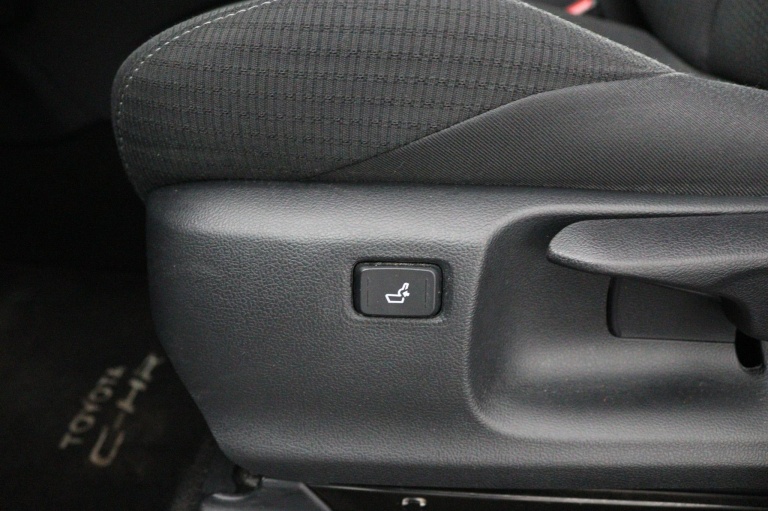 Toyota C-HR - 1.8 Hybrid Dynamic 37