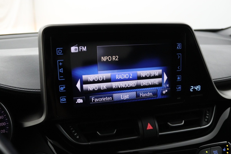 Toyota C-HR - 1.8 Hybrid Dynamic 8