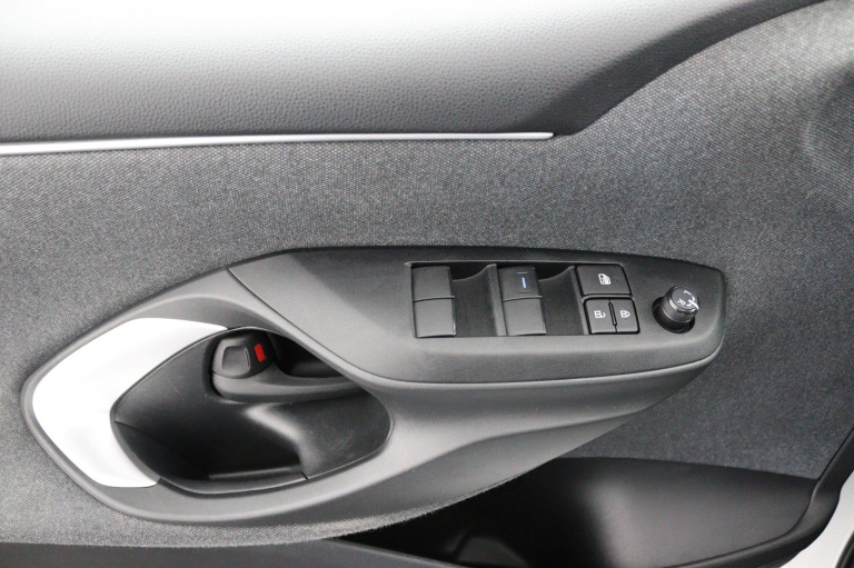 Toyota Yaris - 1.5 VVT-i Style 31