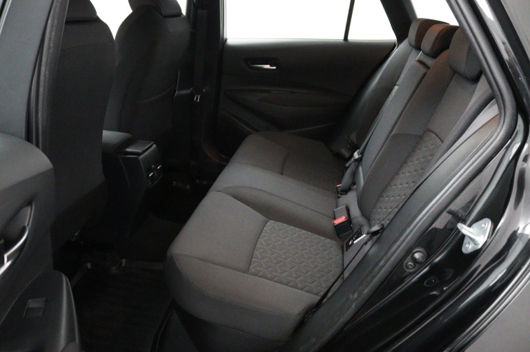 Toyota Corolla Touring Sports - 2.0 Hybrid Dynamic 12