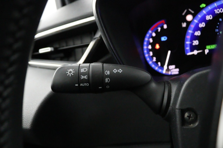 Toyota Corolla Touring Sports - 2.0 Hybrid Dynamic 20