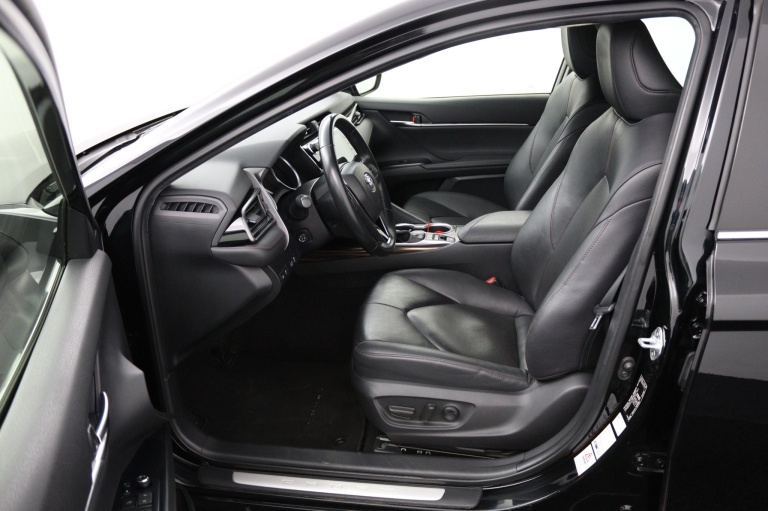 Toyota Camry - 2.5 Hybrid Executive 16