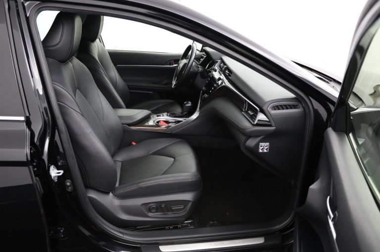 Toyota Camry - 2.5 Hybrid Executive 21