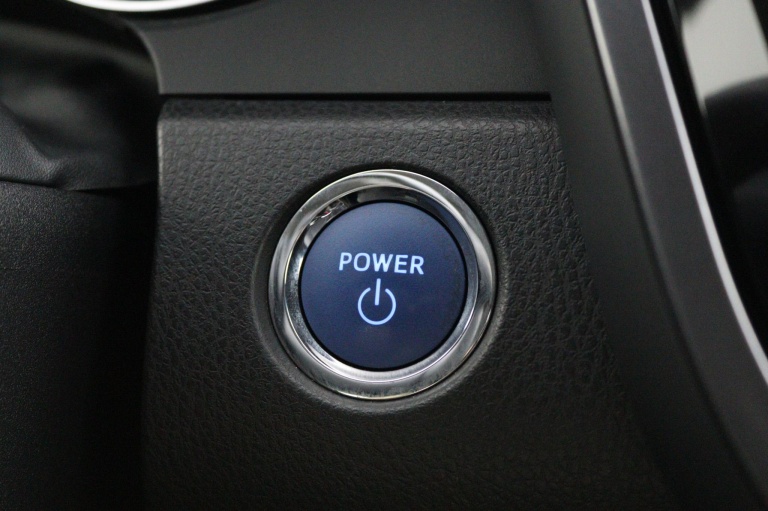 Toyota Camry - 2.5 Hybrid Executive 37