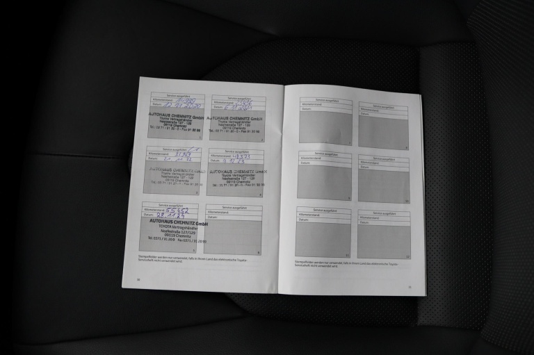 Toyota Camry - 2.5 Hybrid Executive 44