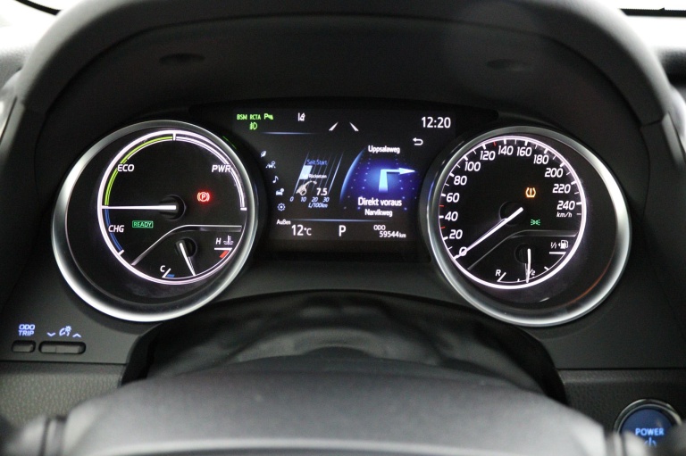 Toyota Camry - 2.5 Hybrid Executive 6