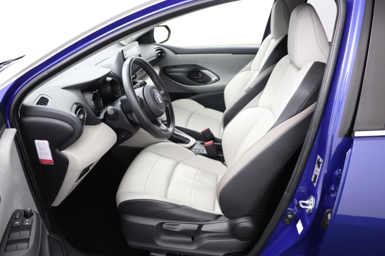 Toyota Yaris - 1.5 Hybrid Executive 17