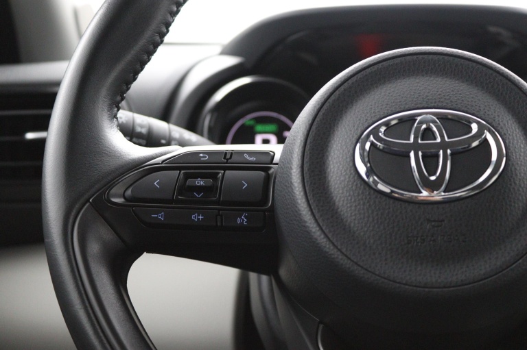 Toyota Yaris - 1.5 Hybrid Executive 19