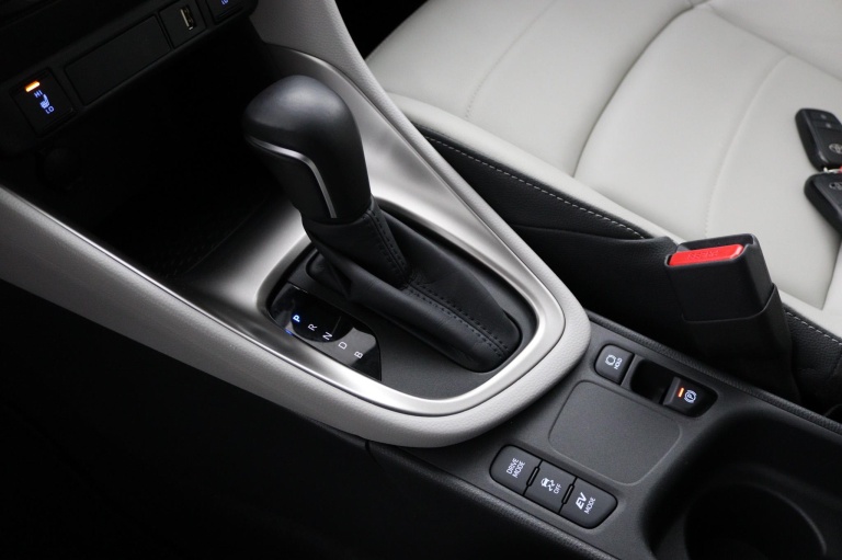 Toyota Yaris - 1.5 Hybrid Executive 27