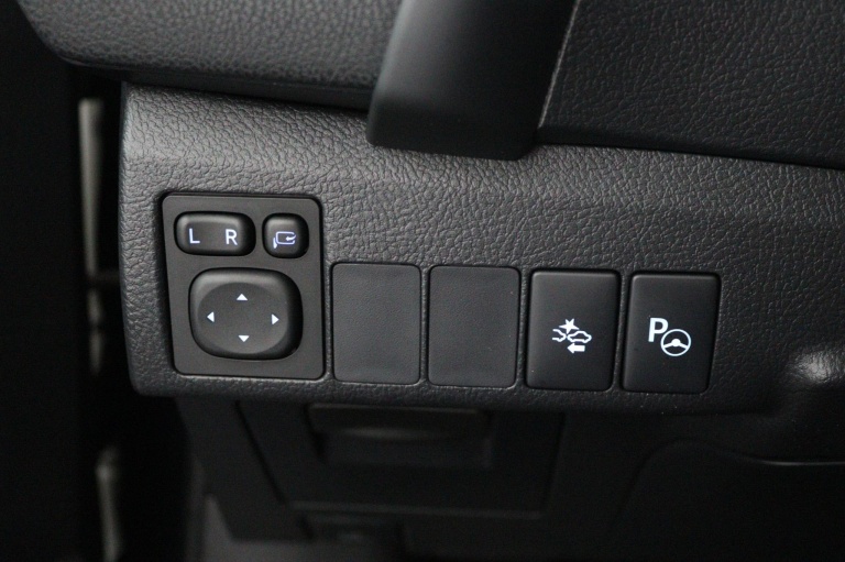 Toyota Auris Touring Sports - 1.8 Hybrid Lease Exclusive 30