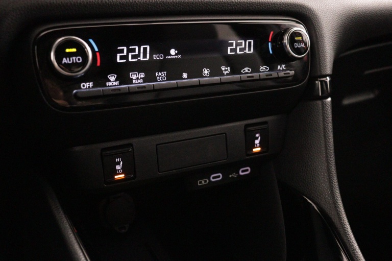 Toyota Yaris - 1.5 Hybrid 130 Executive 7