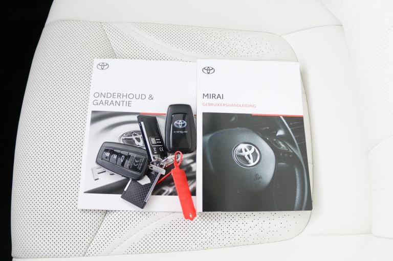 Toyota Mirai - Prestige 11