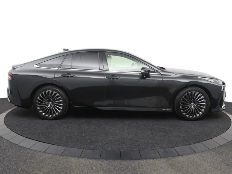 Toyota Mirai - Prestige 13